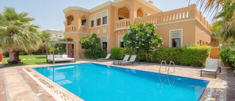 Villa Premium, 6 camere da letto, piscina privata, vista spiaggia | Una cassaforte in camera, una scrivania, postazione laptop