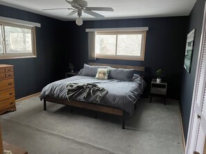 3 bedrooms, WiFi, bed sheets - 3-bedroom house in tranquil Bensenville with AC, WiFi, fitness room (Bensenville)