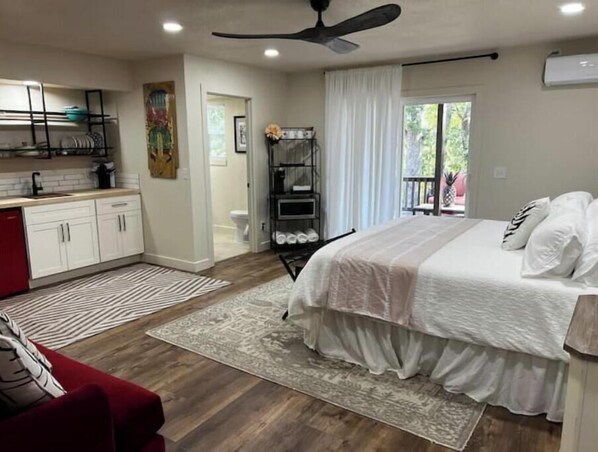 5 bedrooms, desk, free WiFi, bed sheets