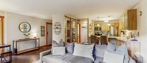 Télévision, cheminée