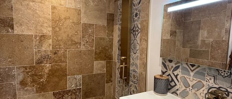 Handtücher, Toilettenpapier