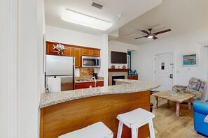 Fridge, microwave, stovetop, dishwasher