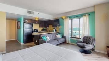 Fer et planche à repasser, accès Internet, draps fournis