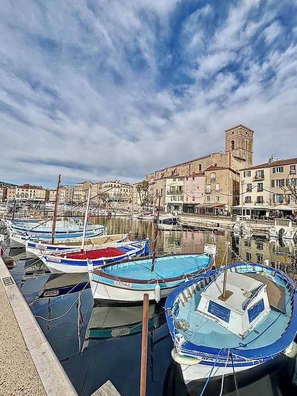 Marina