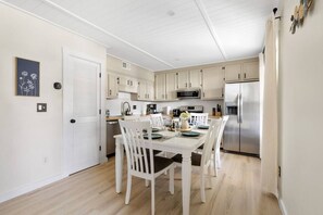 Dining - Peaceful Home | Dwtn Nights | Perfect Stay for 8 (Mount Pleasant)