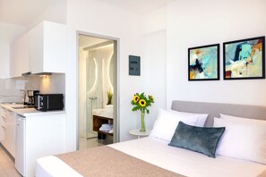 Fer et planche à repasser, Wi-Fi gratuit, draps fournis