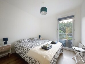 1 bedroom, iron/ironing board, free WiFi, bed sheets - SEA VIEW beautiful terrace parking by La Conciergerie 13 (La Ciotat)