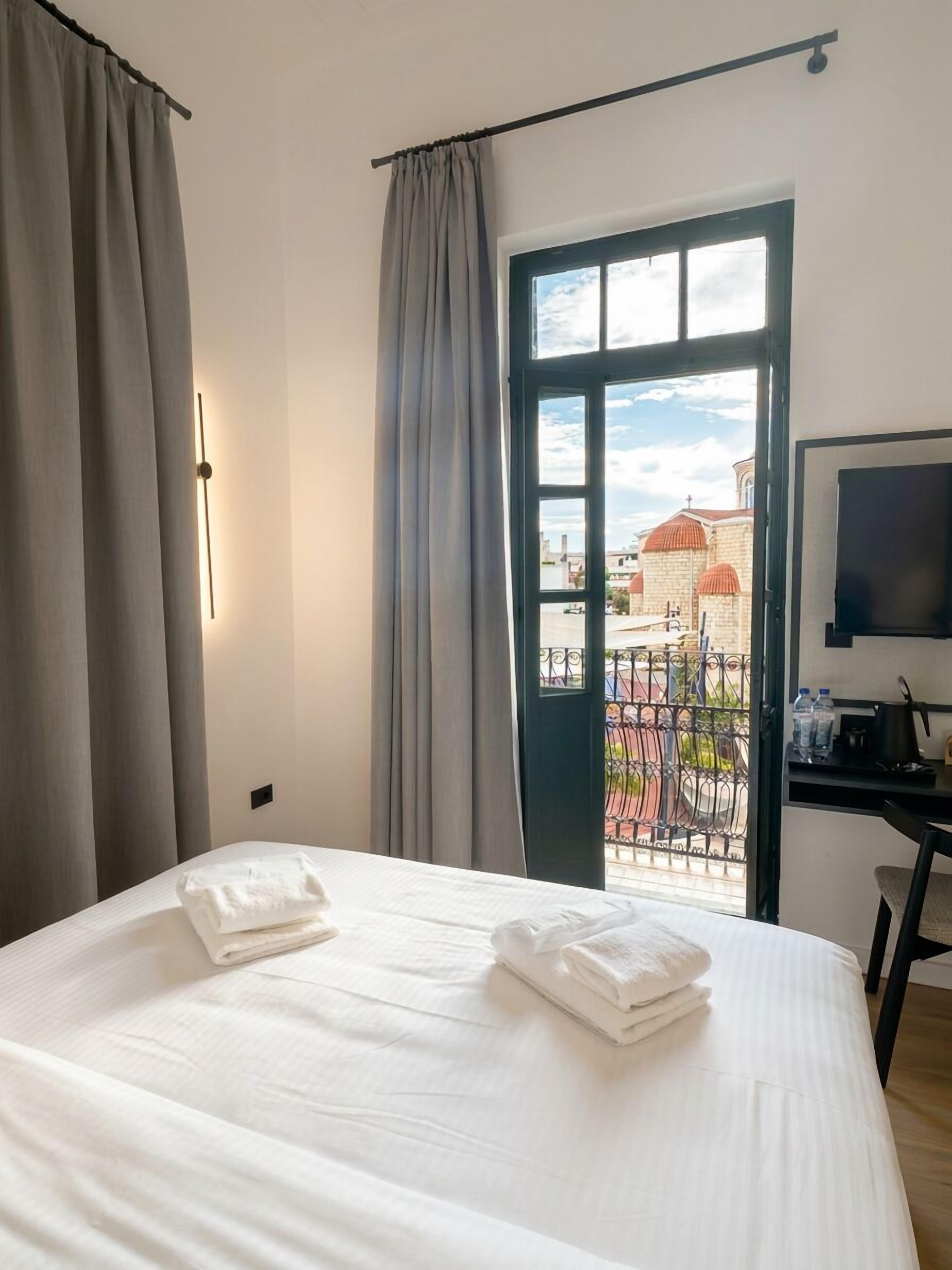 Junior Studio Suite, Balcony, City View