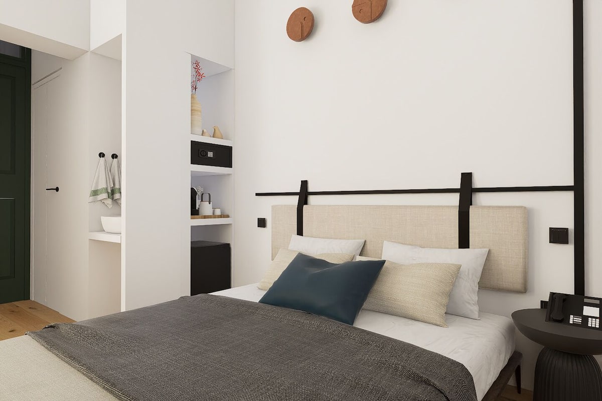 Ropa de cama hipoalergénica, minibar, caja fuerte