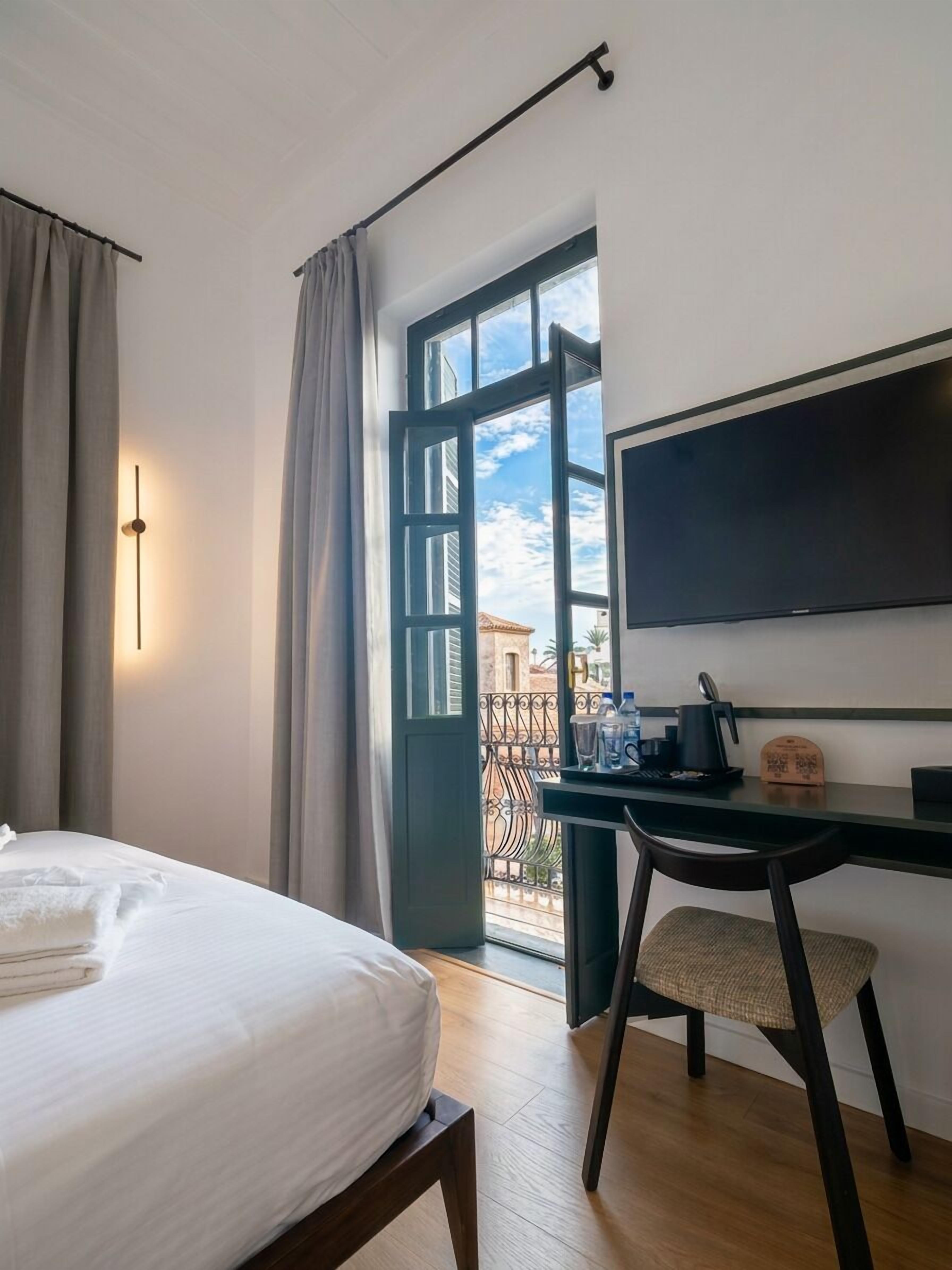 Junior Studio Suite, Balcony, City View