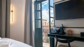 Junior Studio Suite, Balcony, City View