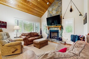 TV, video games - Peaceful 2BR Cabin with Full Kitchen, Wifi, Gas Grill, and Hot Tub (Bryson City)