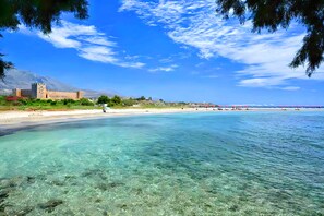 Vlak bij het strand, strandlakens