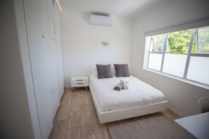 غرفة مزدوجة عادية - لغير المدخنين | أغطية فراش متميزة وواي فاي مجانًا وملاءات أسرّة