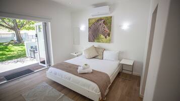 Deluxe Double Room, Non Smoking | Premium bedding, free WiFi, bed sheets