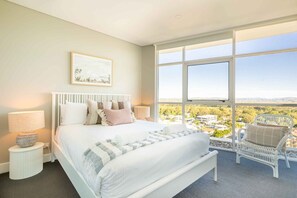 3 bedrooms, desk, iron/ironing board, travel cot