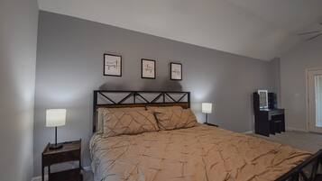 3 Schlafzimmer, Bügeleisen/Bügelbrett, WLAN, Bettwäsche