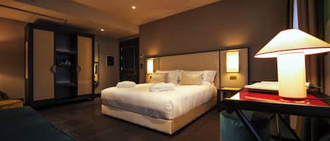 Chambre Triple Exécutive | Literie de qualité supérieure, minibar, coffres-forts dans les chambres