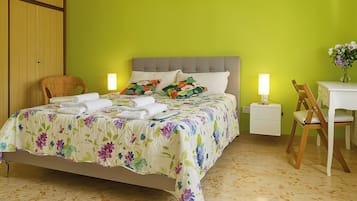 1 bedroom, desk, iron/ironing board, free WiFi