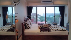 Balcony - Sombat Condo Seaview 1 Bedroom (Pattaya)