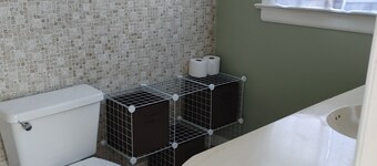 Charming 1-bedroom with AC and WiFi in welcoming Farmville