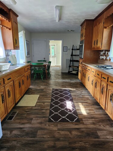 Charming 1-bedroom with AC and WiFi in welcoming Farmville