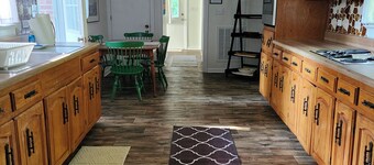 Charming 1-bedroom with AC and WiFi in welcoming Farmville