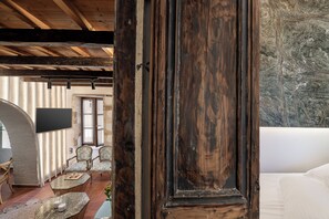 3 bedrooms, iron/ironing board, WiFi, bed sheets - Agazade Bey (Chania)