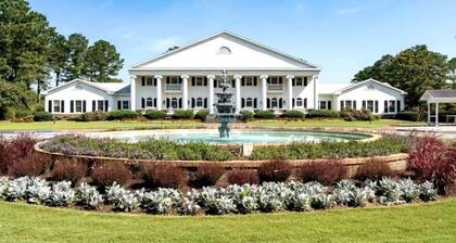 NEW! Relax, Beach, Golf, Shop, Repeat