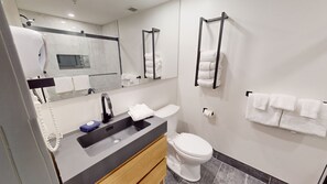 Douche, serviettes fournies