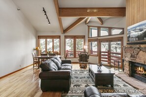 Smart TV, fireplace - NEW! 11 - Two Bedroom with Spa Enclave (Park City)