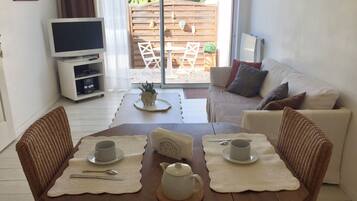 Télévision, livres, chaßne hi-fi