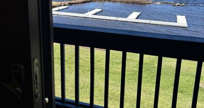 Juniper Motel-Water Front- Double Queen