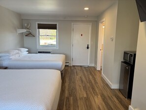 1 bedroom, desk, travel crib, free WiFi