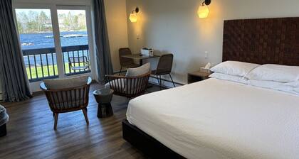 Juniper Motel-King Suite-Room 22*Cook Top*Waterfront*Lake Access*Dock