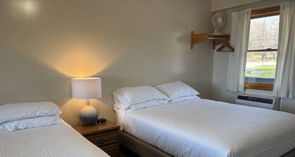 Juniper Motel-Double Queen-Room20*Pet Friendly*ATV Access*Dock*Waterfront
