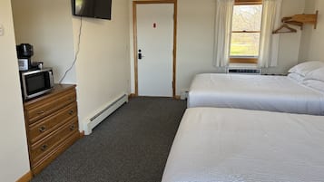 1 bedroom, travel cot, free WiFi, bed sheets