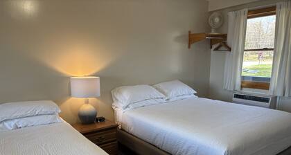 Juniper Motel*Double Queen*RM 14*Waterfront*Pet Friendly*Dock