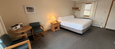 1 bedroom, desk, travel cot, free WiFi