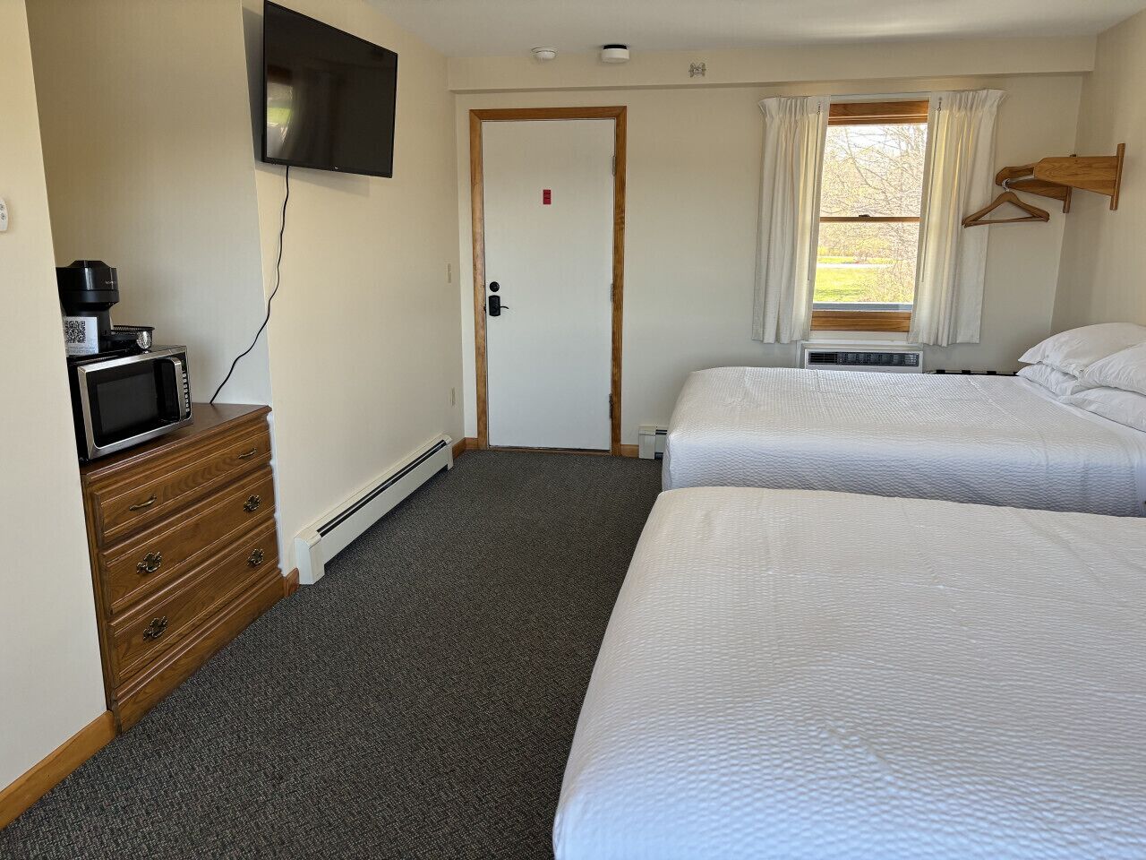 1 bedroom, travel crib, free WiFi, bed sheets