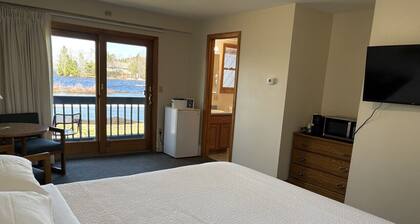 Juniper Motel*Double Queen*RM19*Dock*ATV Access*Waterfront*Pet Friendly*Boat Rentals