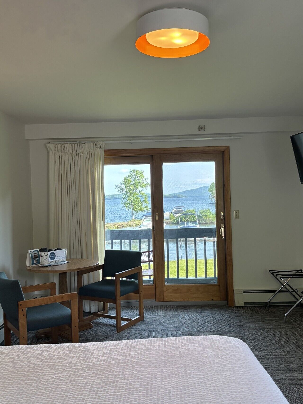 1 bedroom, desk, travel crib, free WiFi