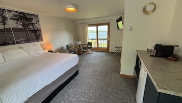 1 bedroom, desk, travel crib, free WiFi