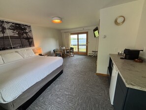 1 bedroom, desk, travel cot, free WiFi
