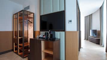 Suite, 1 habitación, vista a la ciudad, en esquina | 1 habitación y ropa de cama de alta calidad