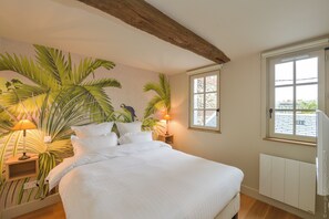 3 bedrooms, desk, iron/ironing board, travel cot - La Maison de Pierre et Valérie St Léonard Honfleur (Honfleur)