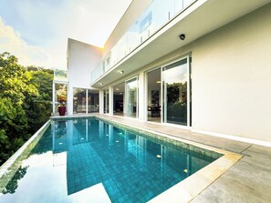 Outdoor pool - Sophistication & Beauty - Chácara dos Lagos (Chácara dos Lagos Carapicuíba)