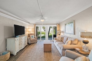 Fernseher, Tischtennisplatte