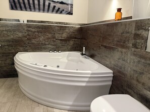 Jetted tub, free toiletries, hair dryer, towels - Fewo mit Garten, Kamin u. Whirlpool (Berlin)