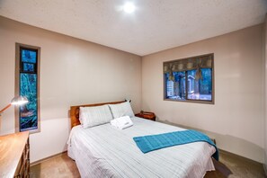Chalet rustique, 3 chambres, balcon | 3 chambres